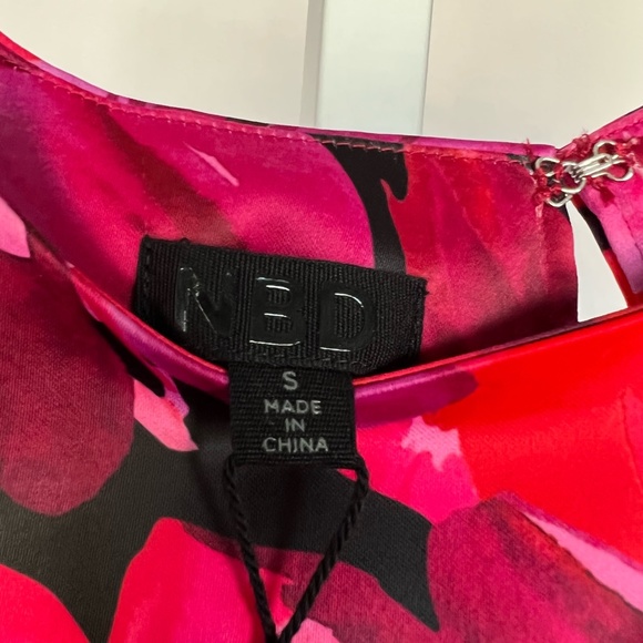 Revolve N.B.D Levigne Mini Dress Dark Floral print size SMALL - Picture 6 of 14